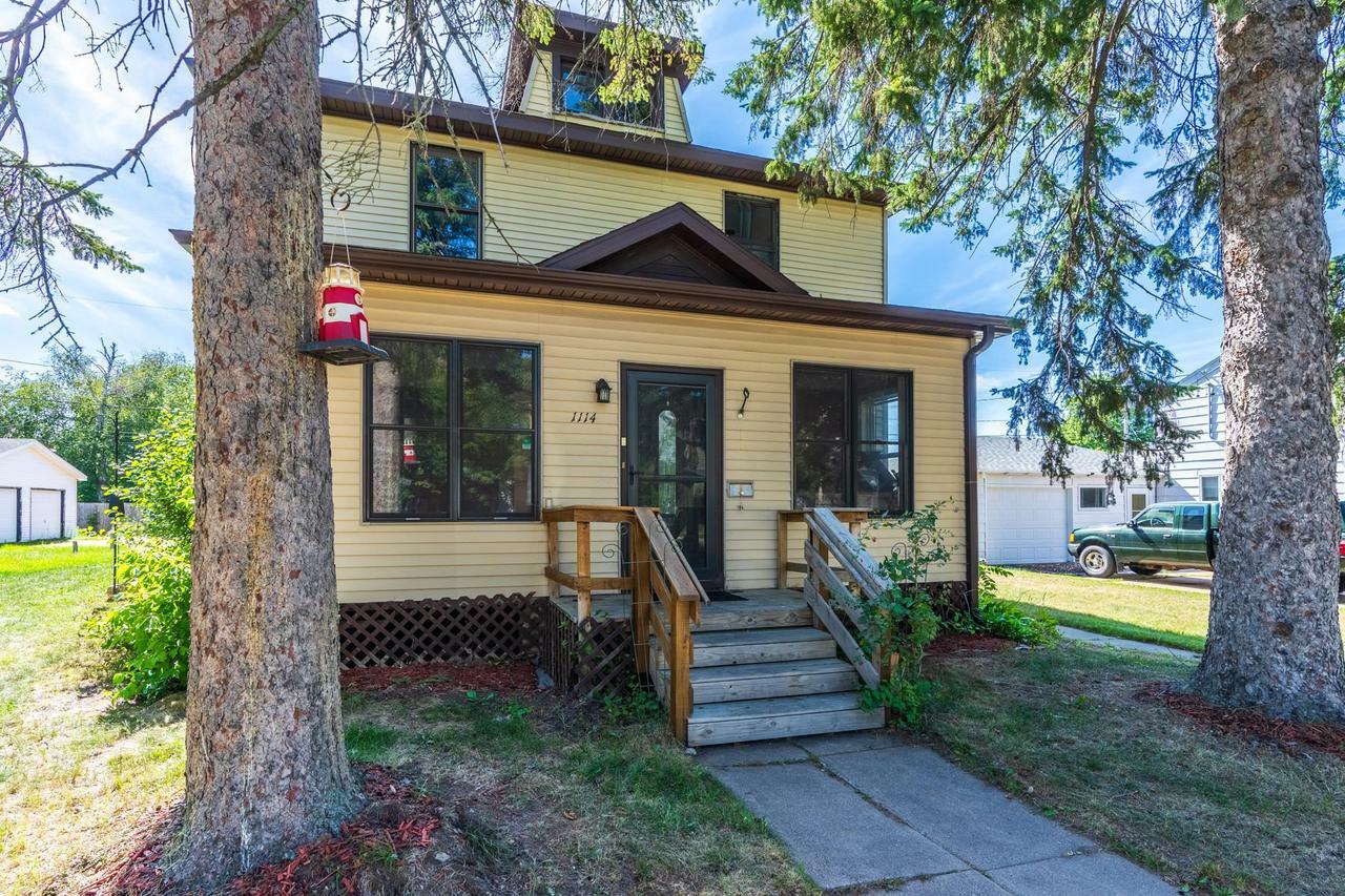 Property Photo:  1114 Prospect Avenue  WI 54403 