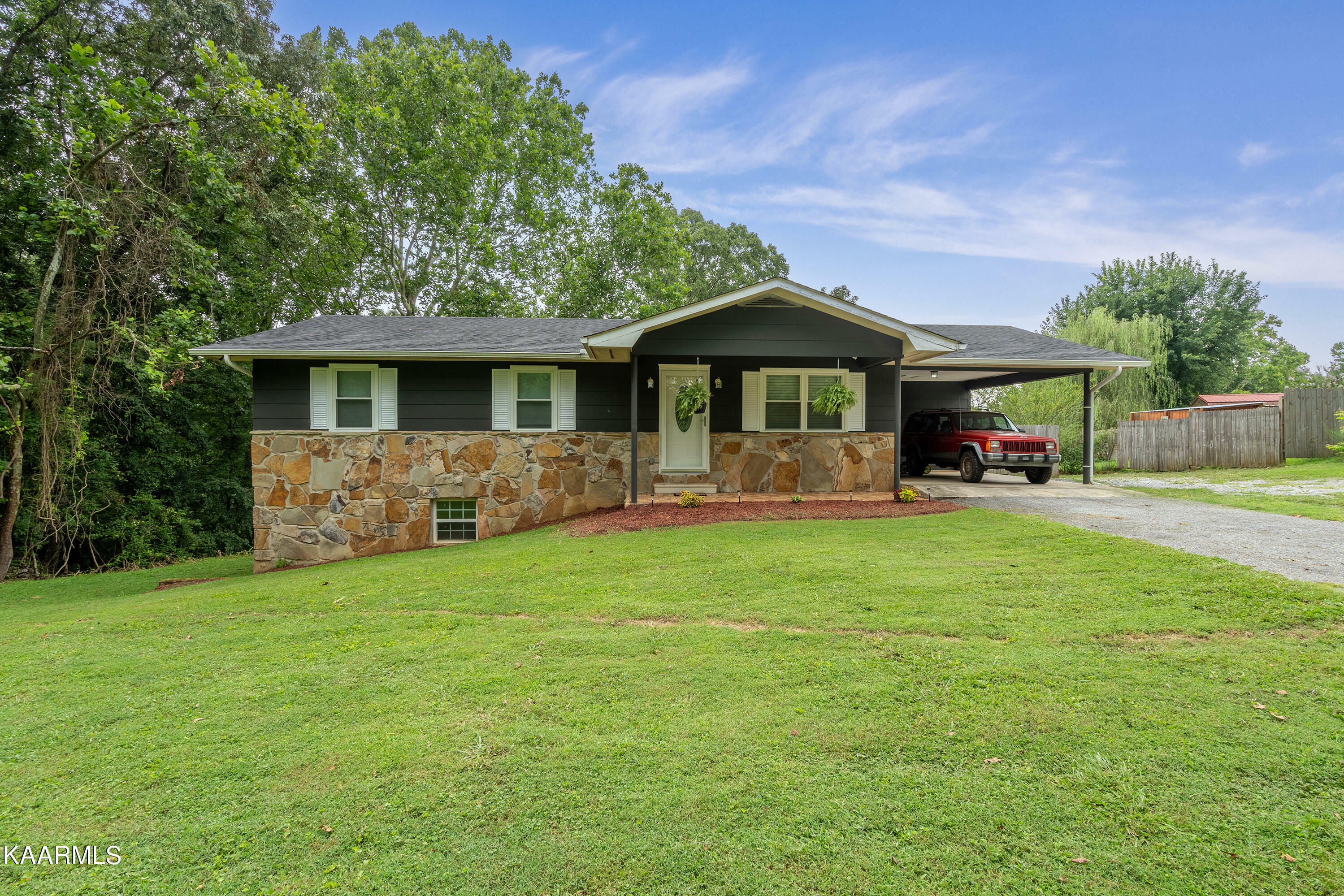 Property Photo: 137 Cates Rd TN 37854