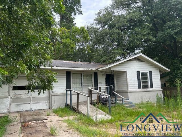 1004 S 13th  Longview TX 75602 photo