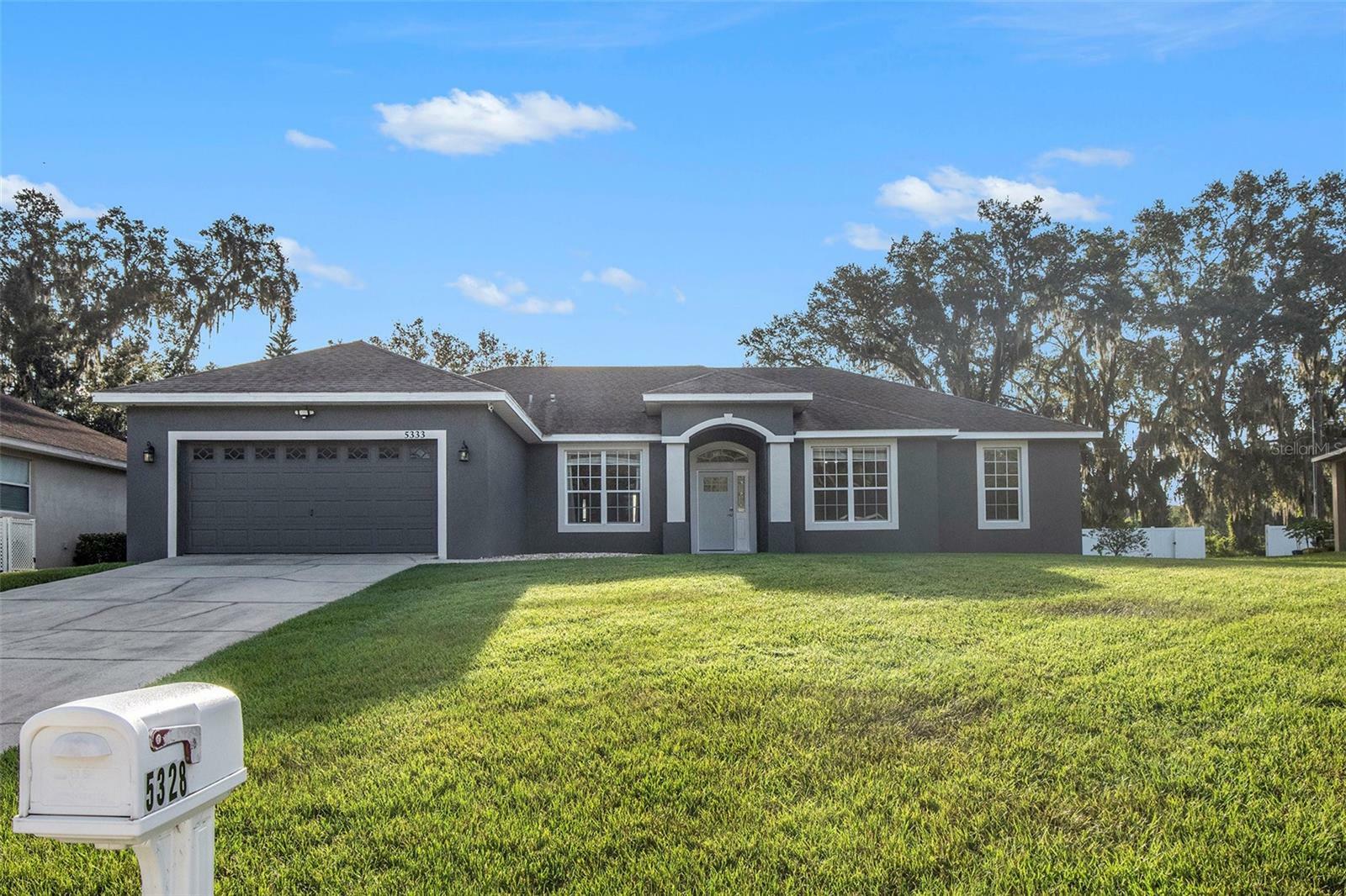 Property Photo: 5333 Oxford Manor Circle FL 33810