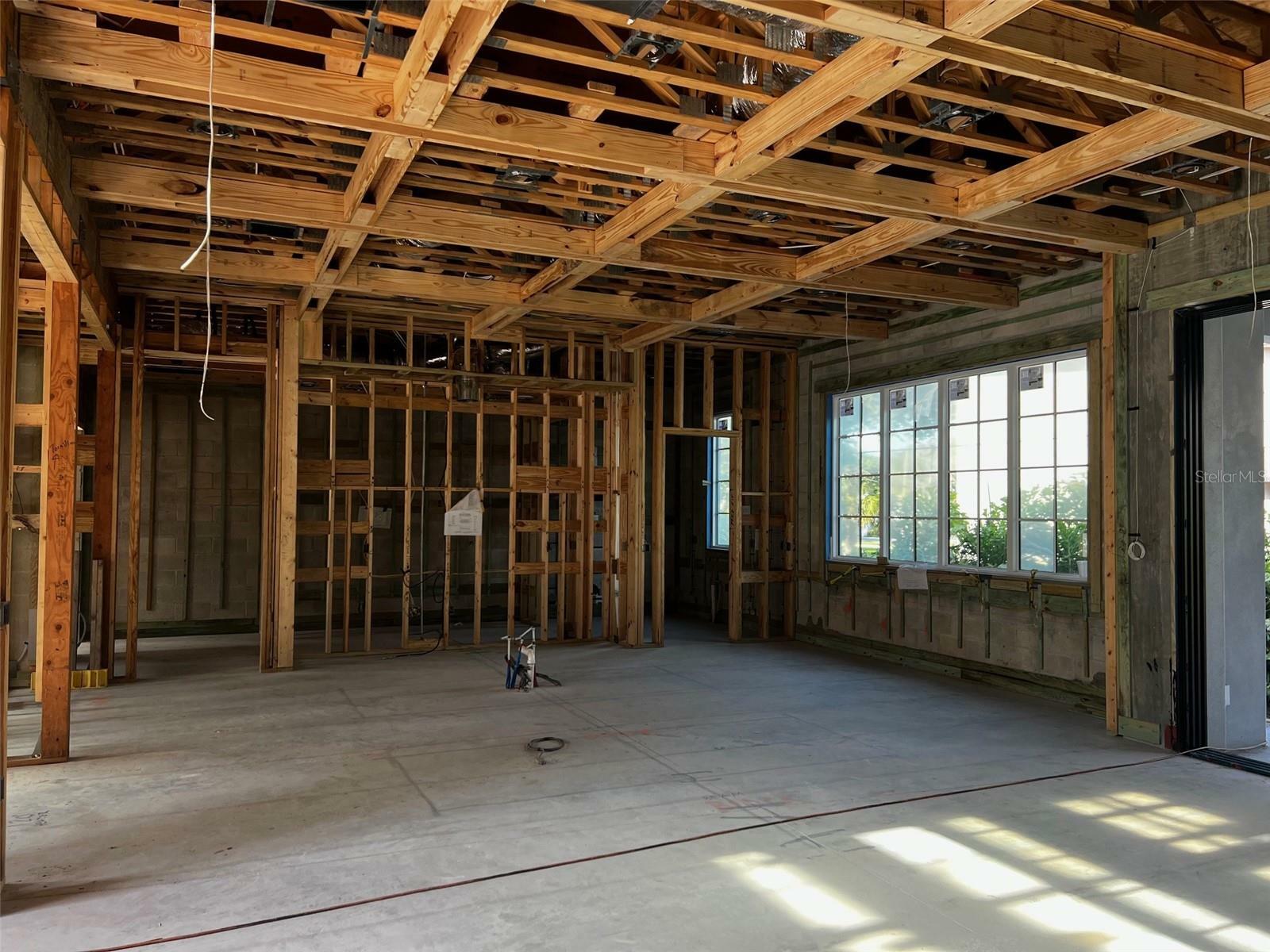 Property Photo: 404 S Royal Palm Way FL 33609