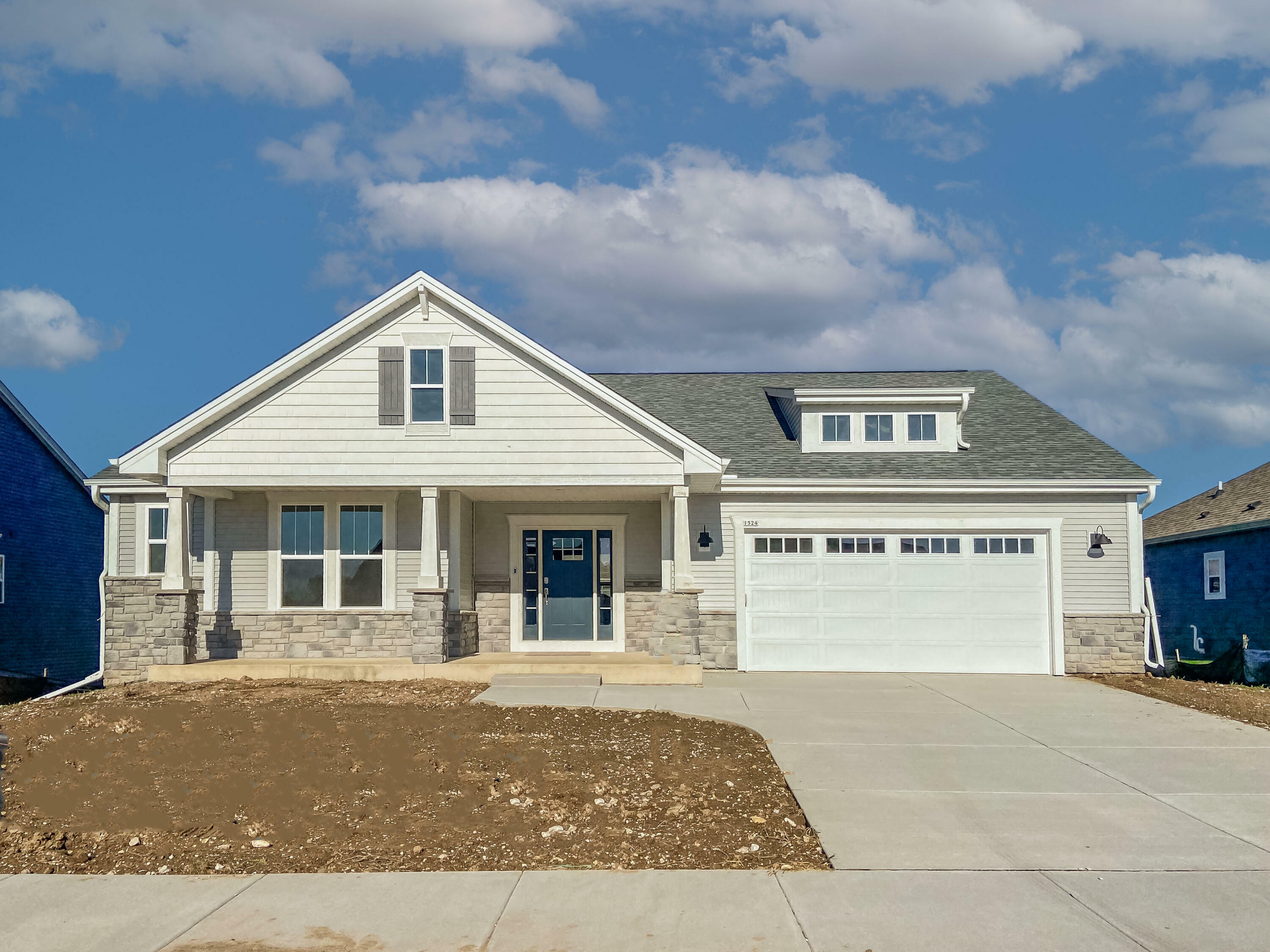 Property Photo: 1524 Butternut Rdg WI 53066