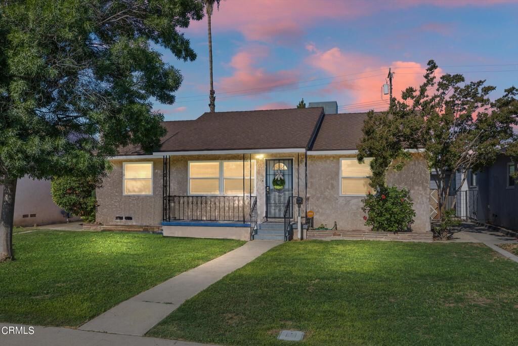 Property Photo: 321 Oakdale Drive CA 93309