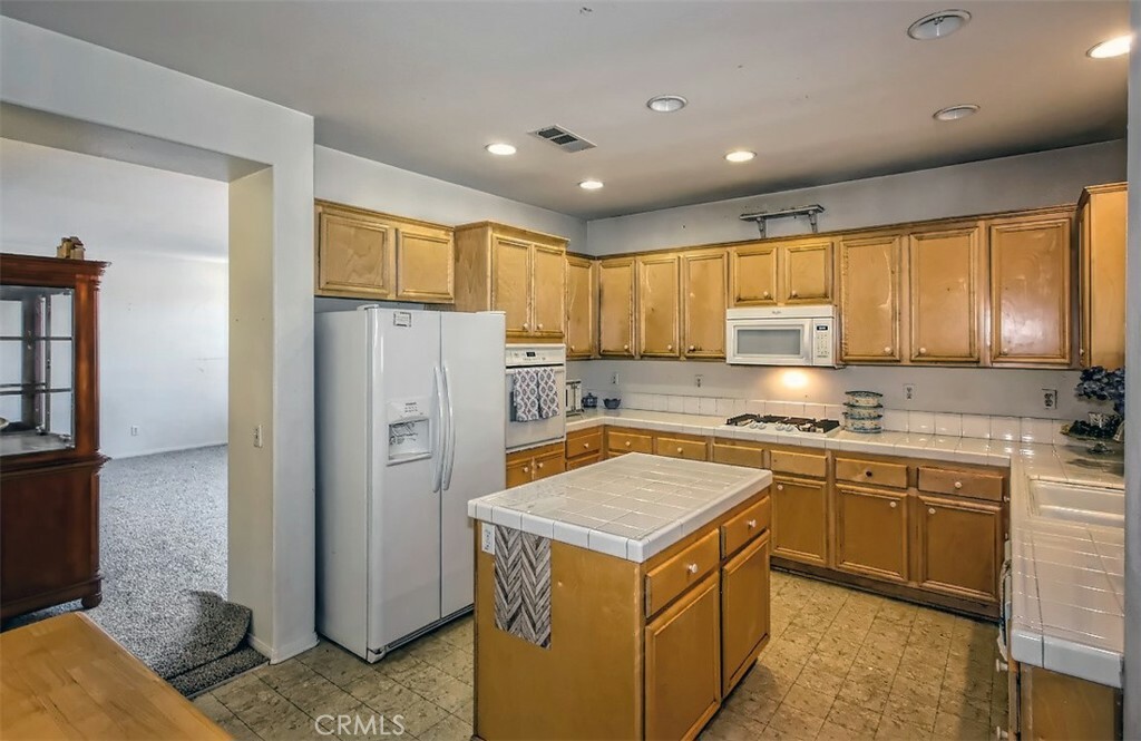 Property Photo:  13880 Plantain Street  CA 92344 