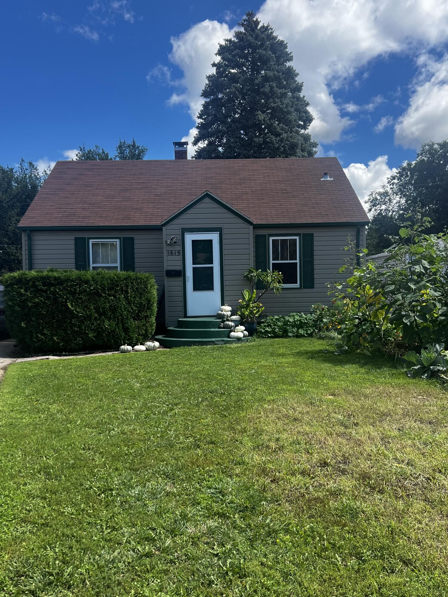 Property Photo:  1615 S Main St  SD 57401 