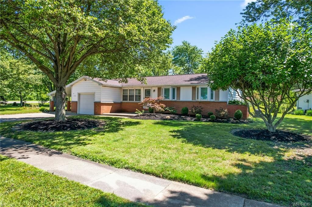 Property Photo:  4155 Sheva Lane  NY 14075 