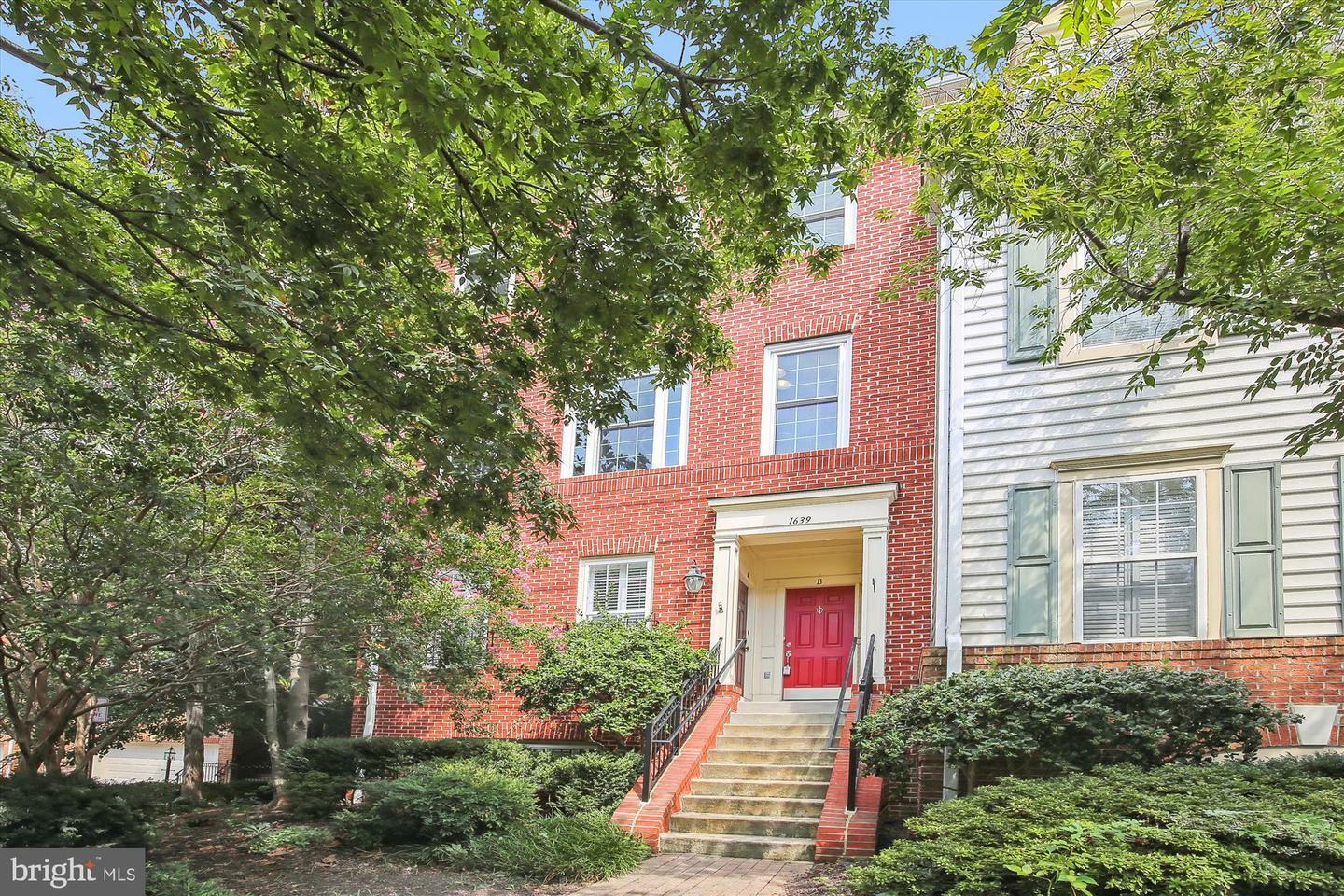 1639 Hunting Creek Drive B  Alexandria VA 22314 photo