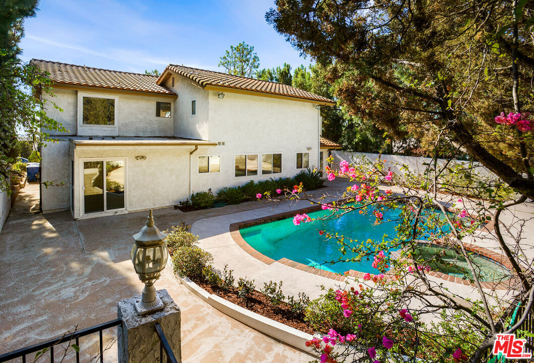 Property Photo: 7931 Zeus Dr CA 90046