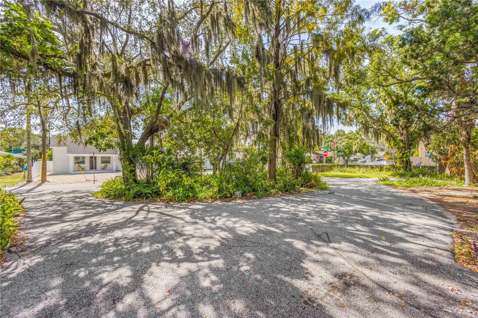 Property Photo:  1150 Charlotte Avenue  FL 34237 