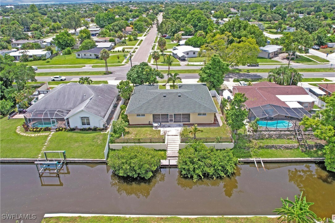 Property Photo:  4910 Orange Grove Boulevard  FL 33903 