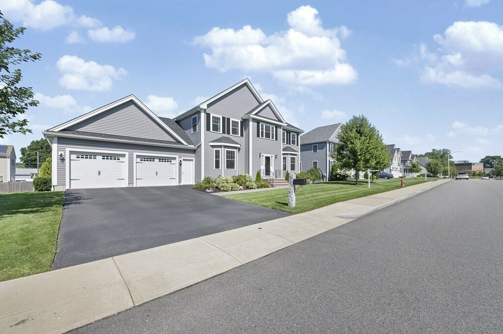Property Photo: 11 Watson Ln MA 01801
