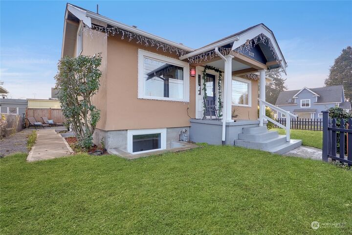 Property Photo:  2122 S 12th Street  WA 98405 