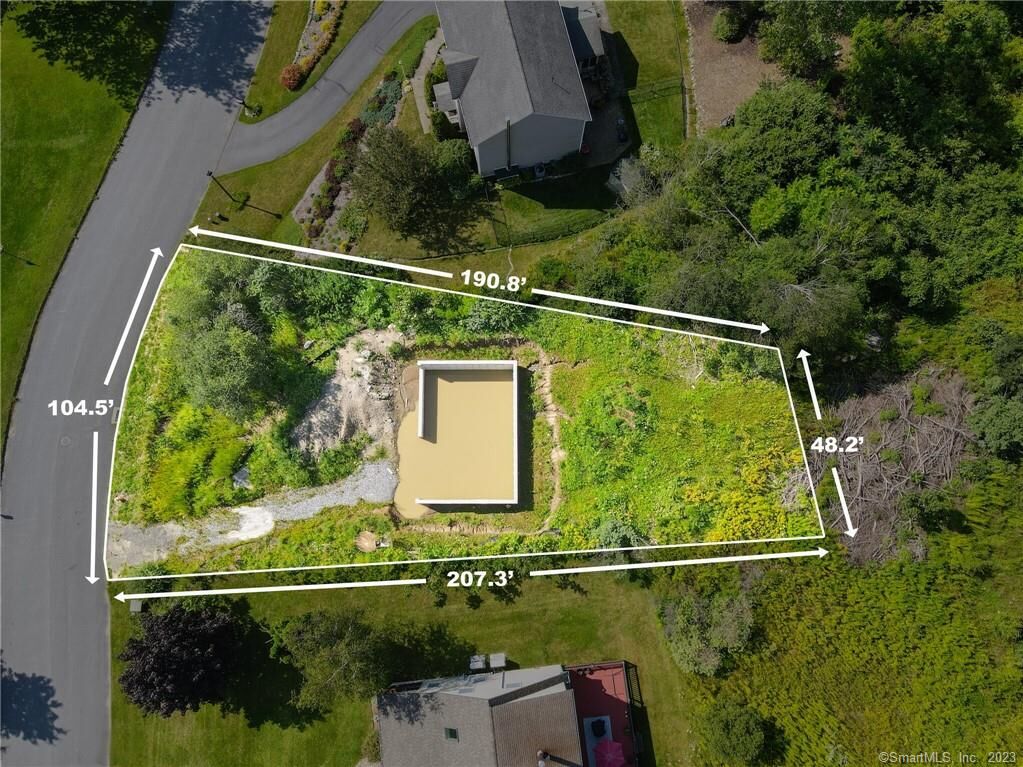 Property Photo:  591 Wimbledon Gate North  CT 06790 