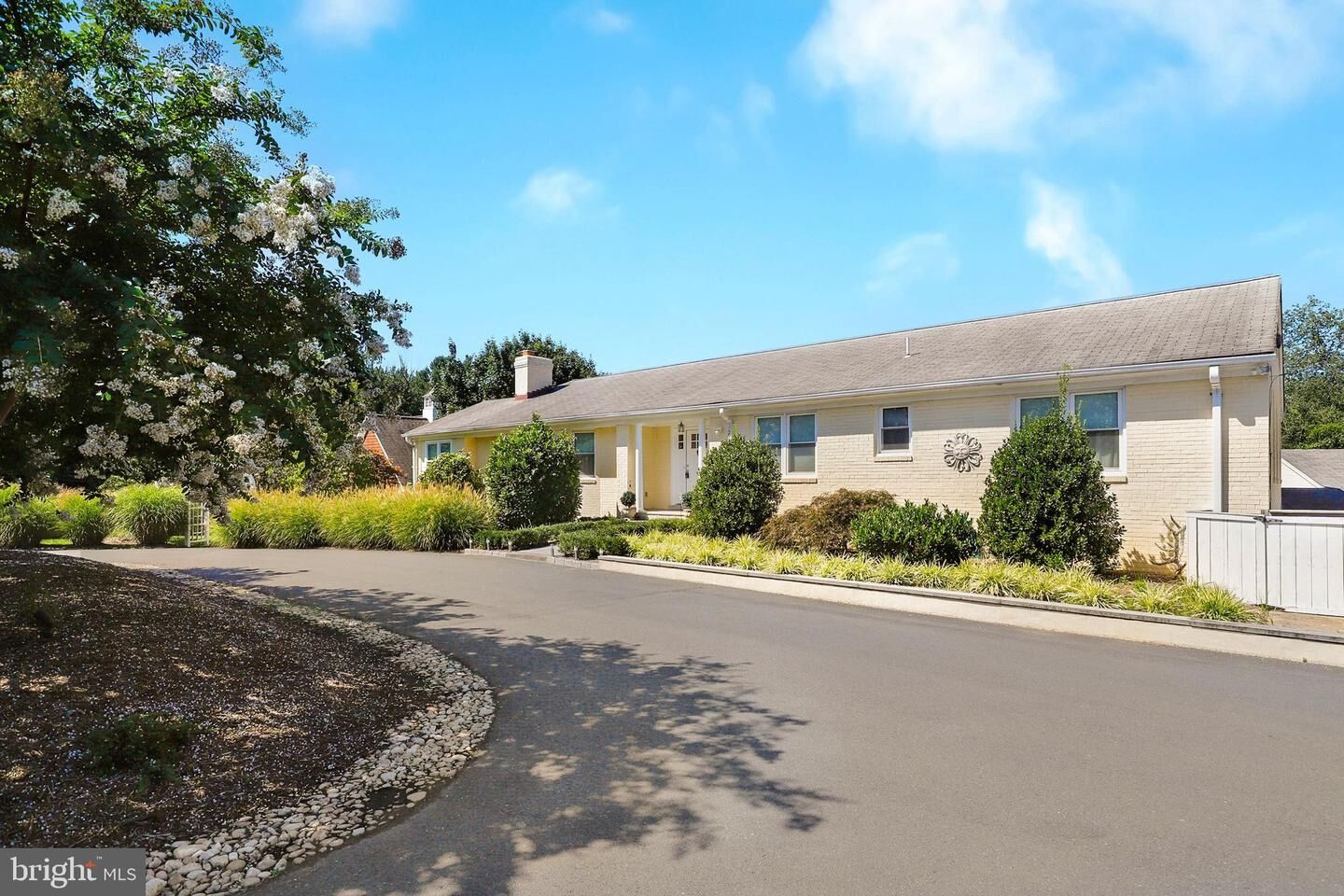 Property Photo:  7510 Persimmon Tree Lane  MD 20817 
