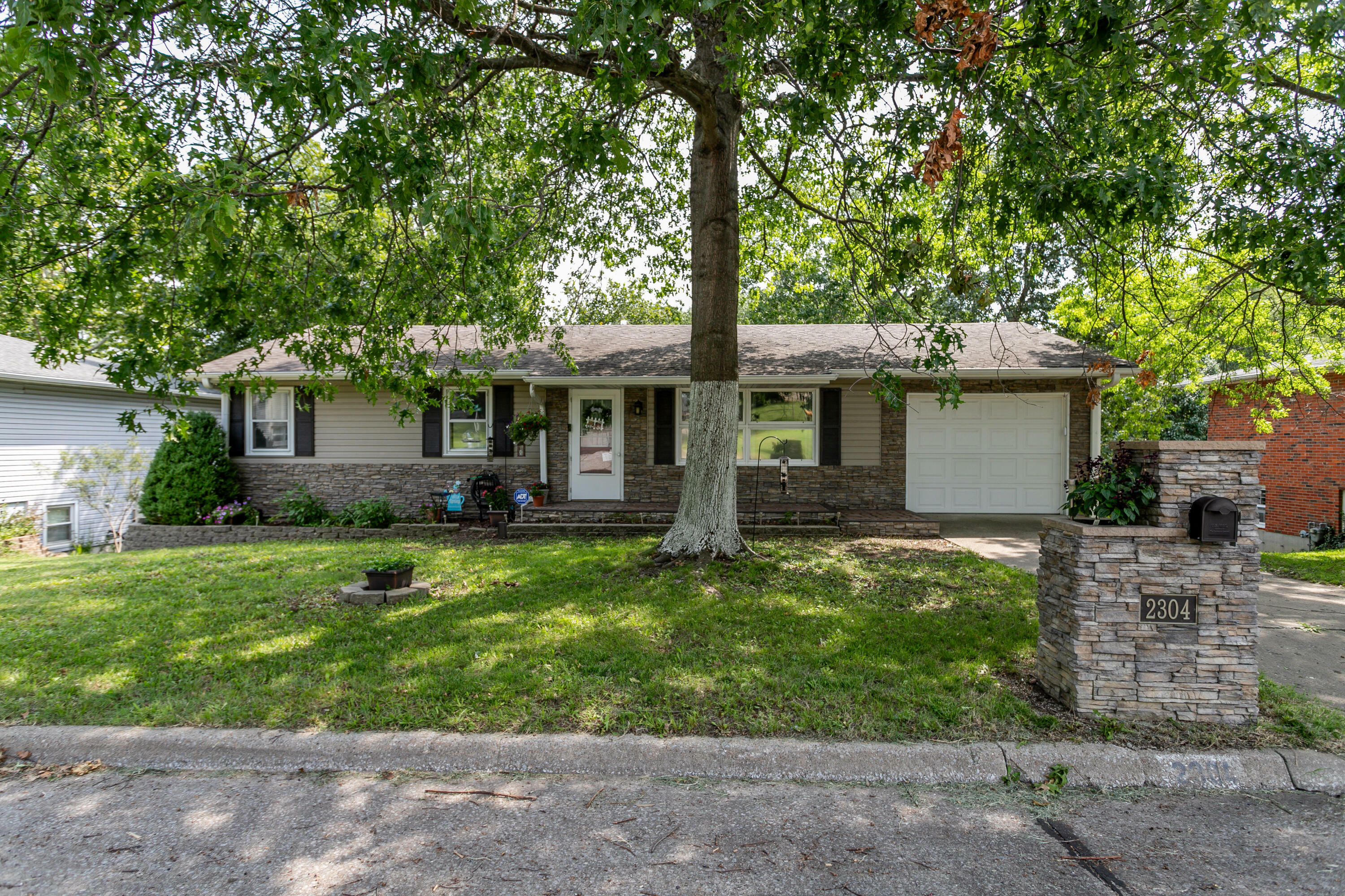 2304 N Garth Ave  Columbia MO 65202 photo