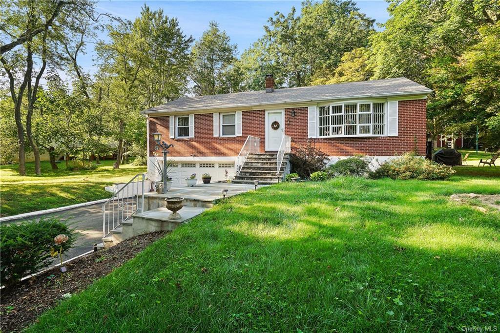 Property Photo:  62 Baldwin Lane  NY 10541 