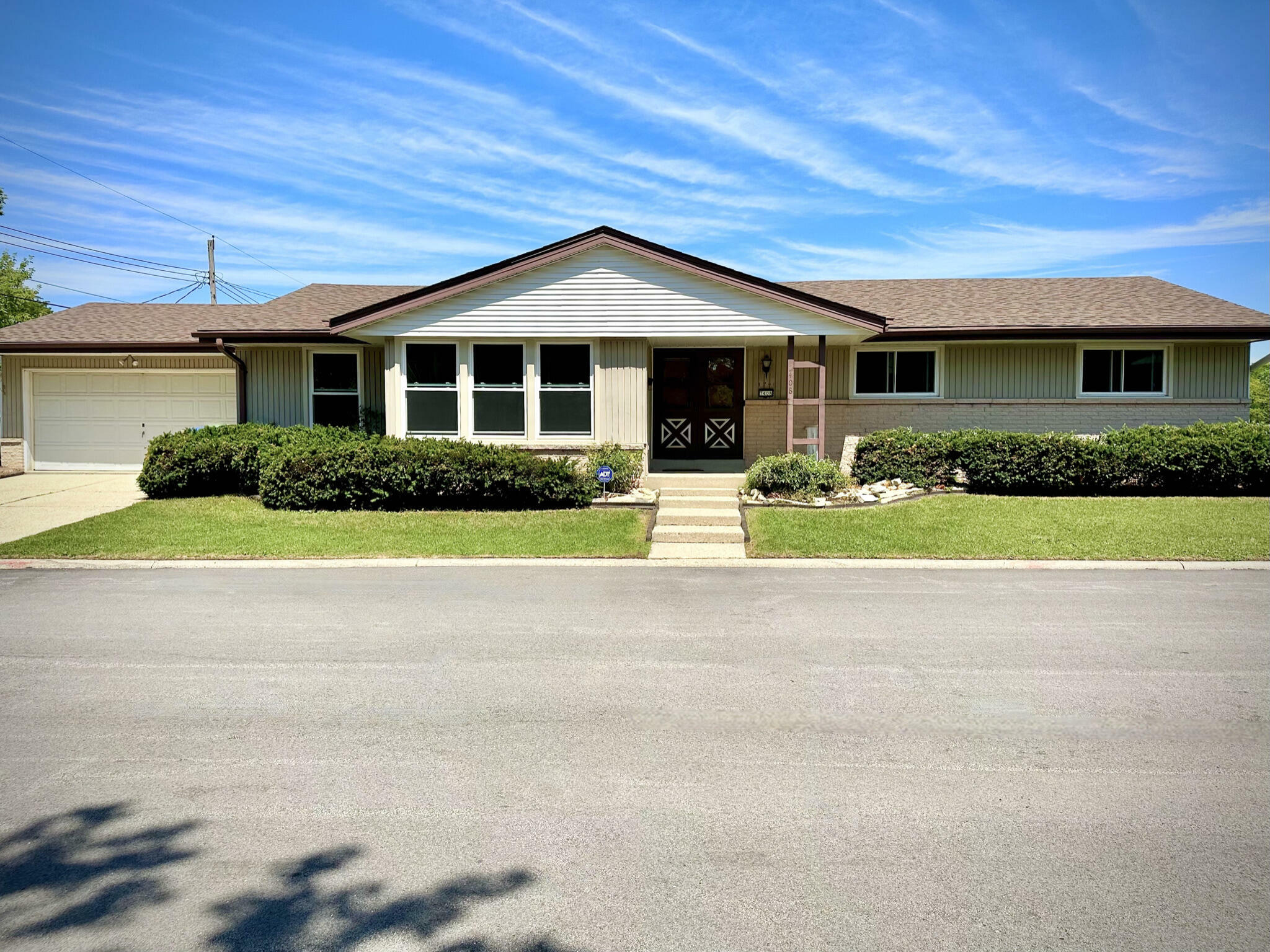 Property Photo: 7408 W Tripoli Ave WI 53220
