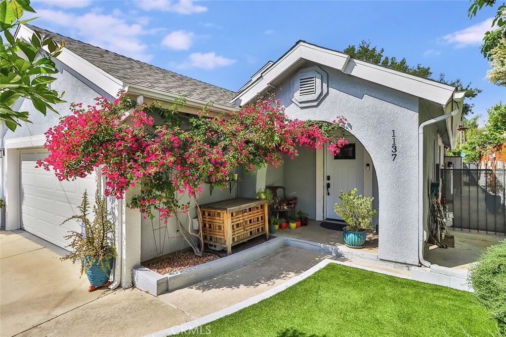 Property Photo:  1137 Kewen Street  CA 91340 