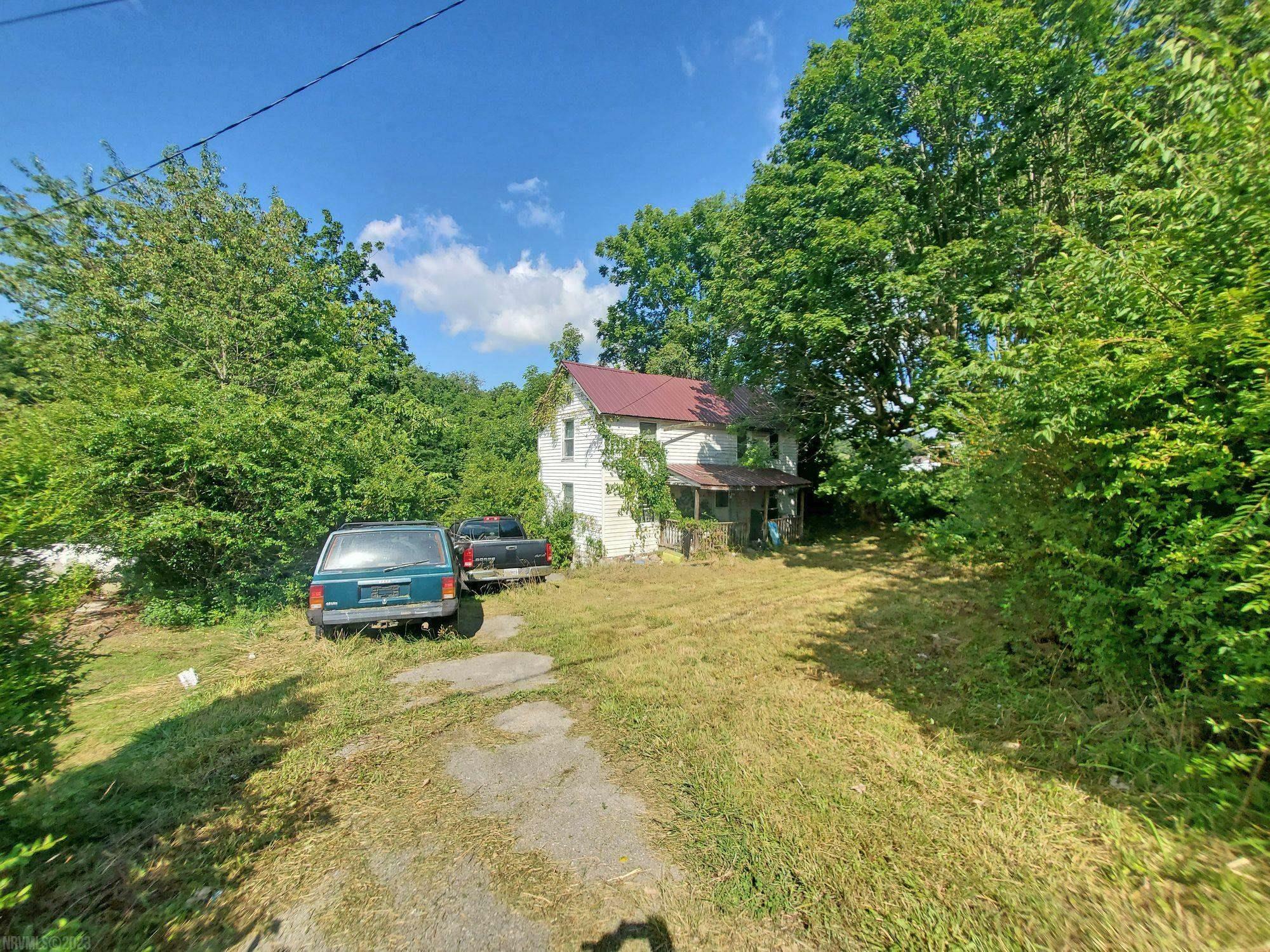 Property Photo:  6555 New River Road  VA 24141 