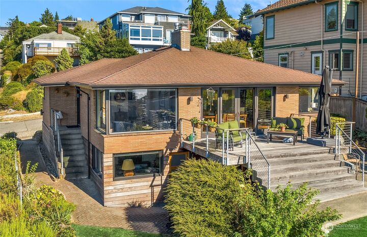 Property Photo: 4105 SW Holly Street WA 98136