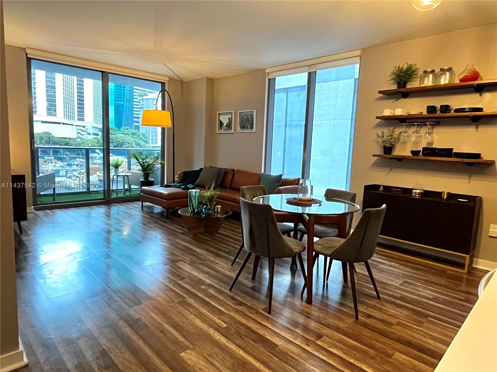 Property Photo:  31 SE 6th St 408  FL 33131 