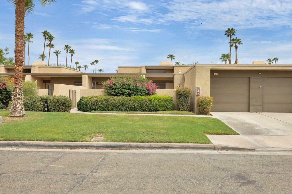 Property Photo:  1334 Tiffany Circle S  CA 92262 