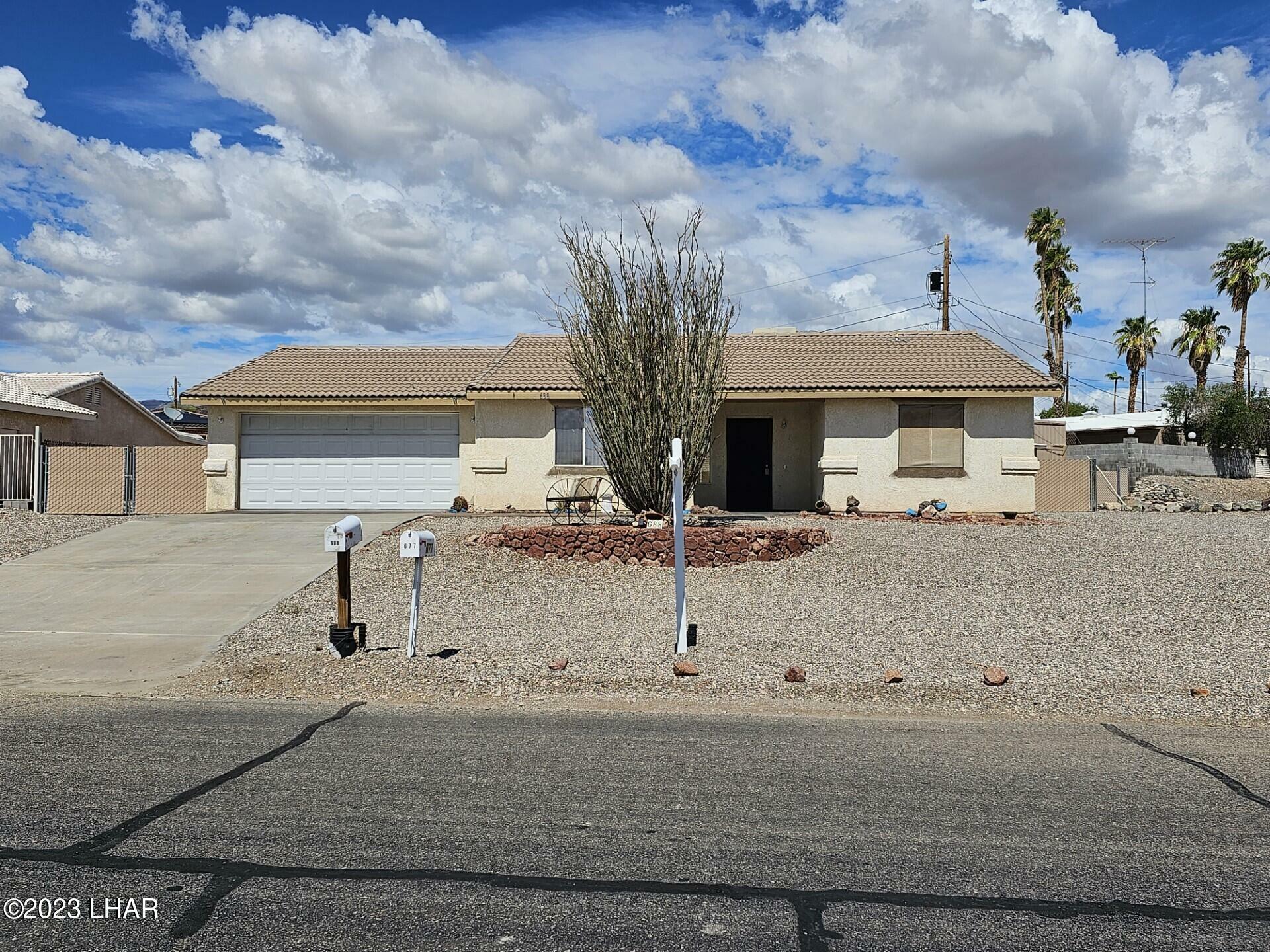 Property Photo:  688 Aloha Dr  AZ 86406 