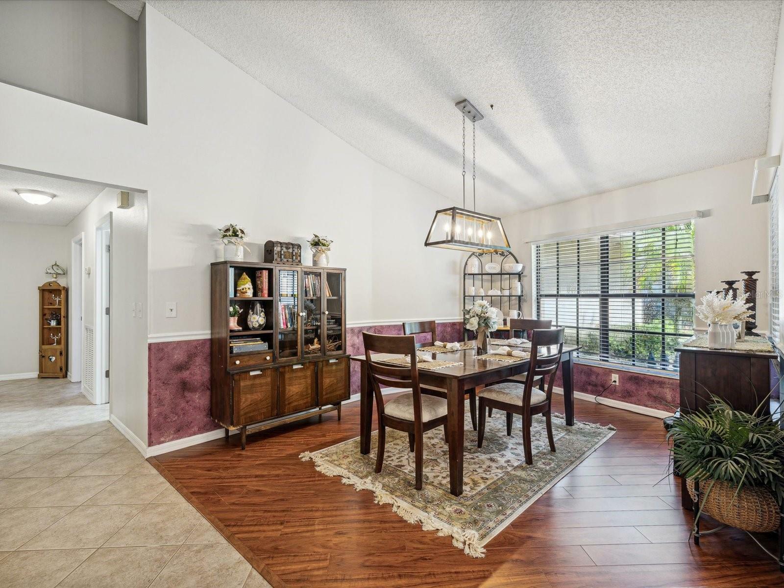 Property Photo:  3705 Lithia Ridge Boulevard  FL 33596 