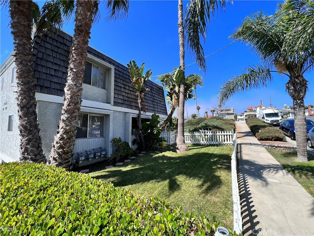 Property Photo:  24802 La Paz Avenue  CA 92629 