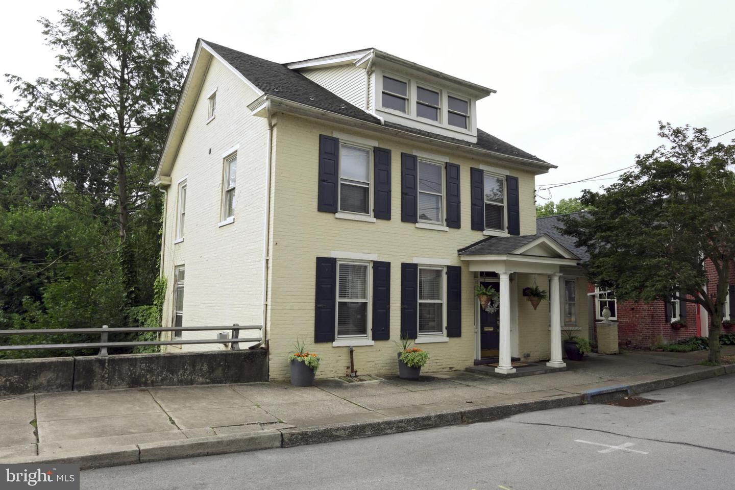 Property Photo:  141 E Market Street  PA 17547 