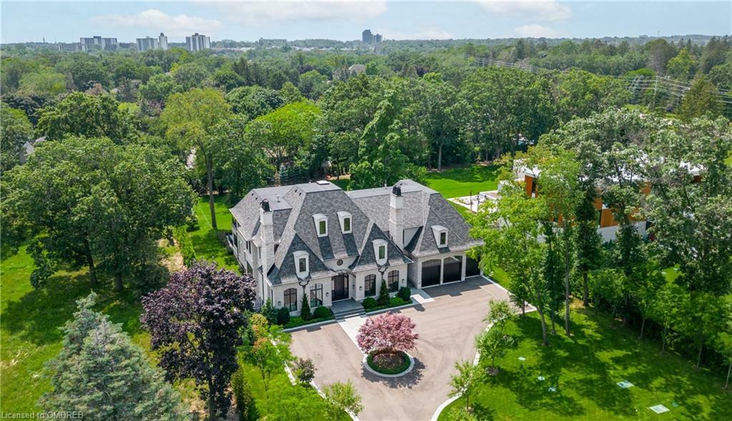Property Photo: 2280 Doulton Drive ON L5H3M2
