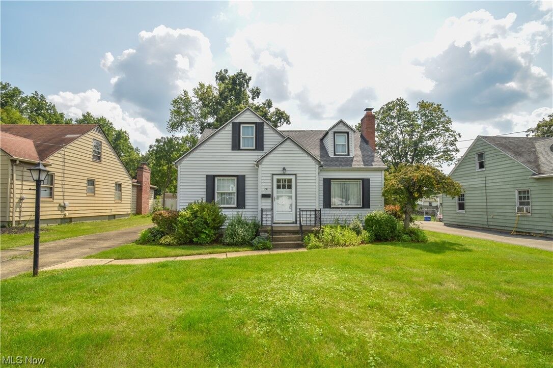Property Photo:  241 Afton Avenue  OH 44512 
