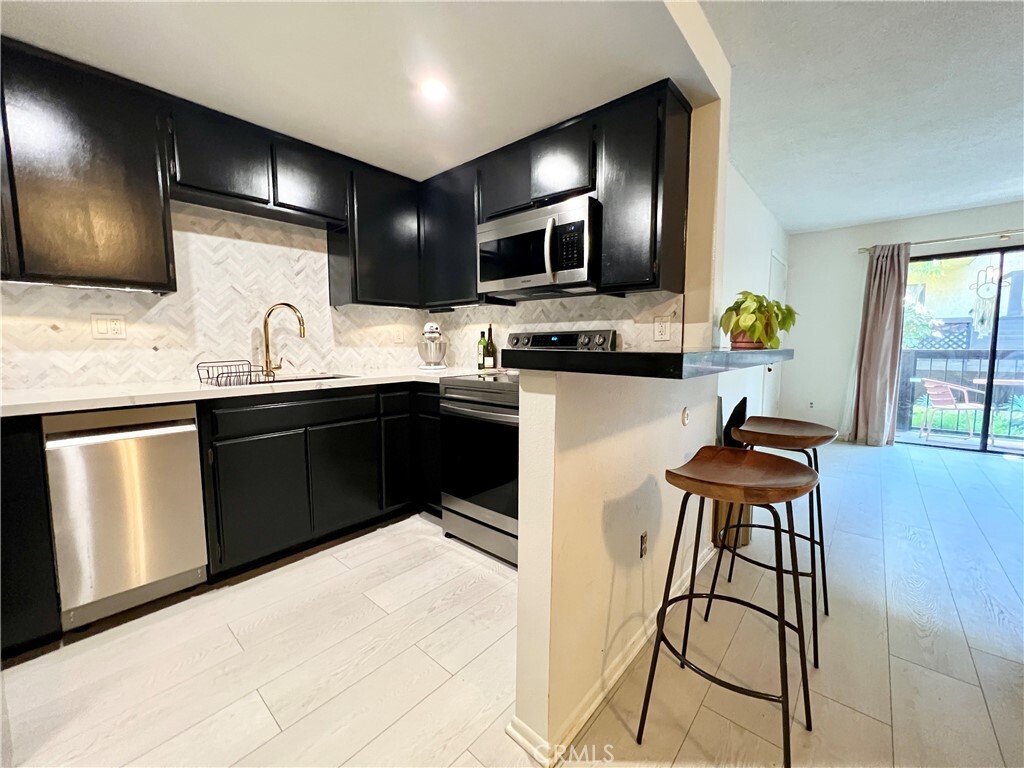 Property Photo: 7312 Corbin Avenue CA 91335