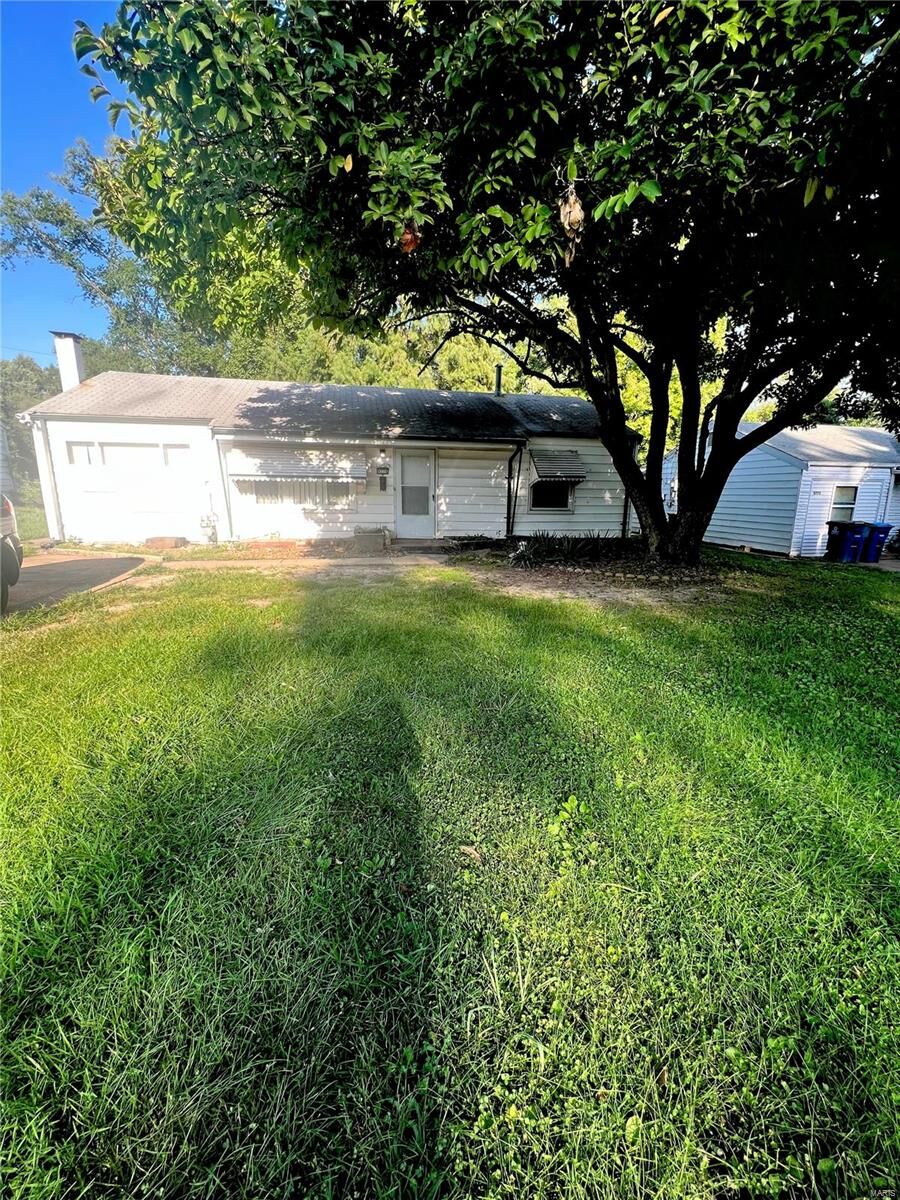 Property Photo: 9776 Dennis Drive MO 63136