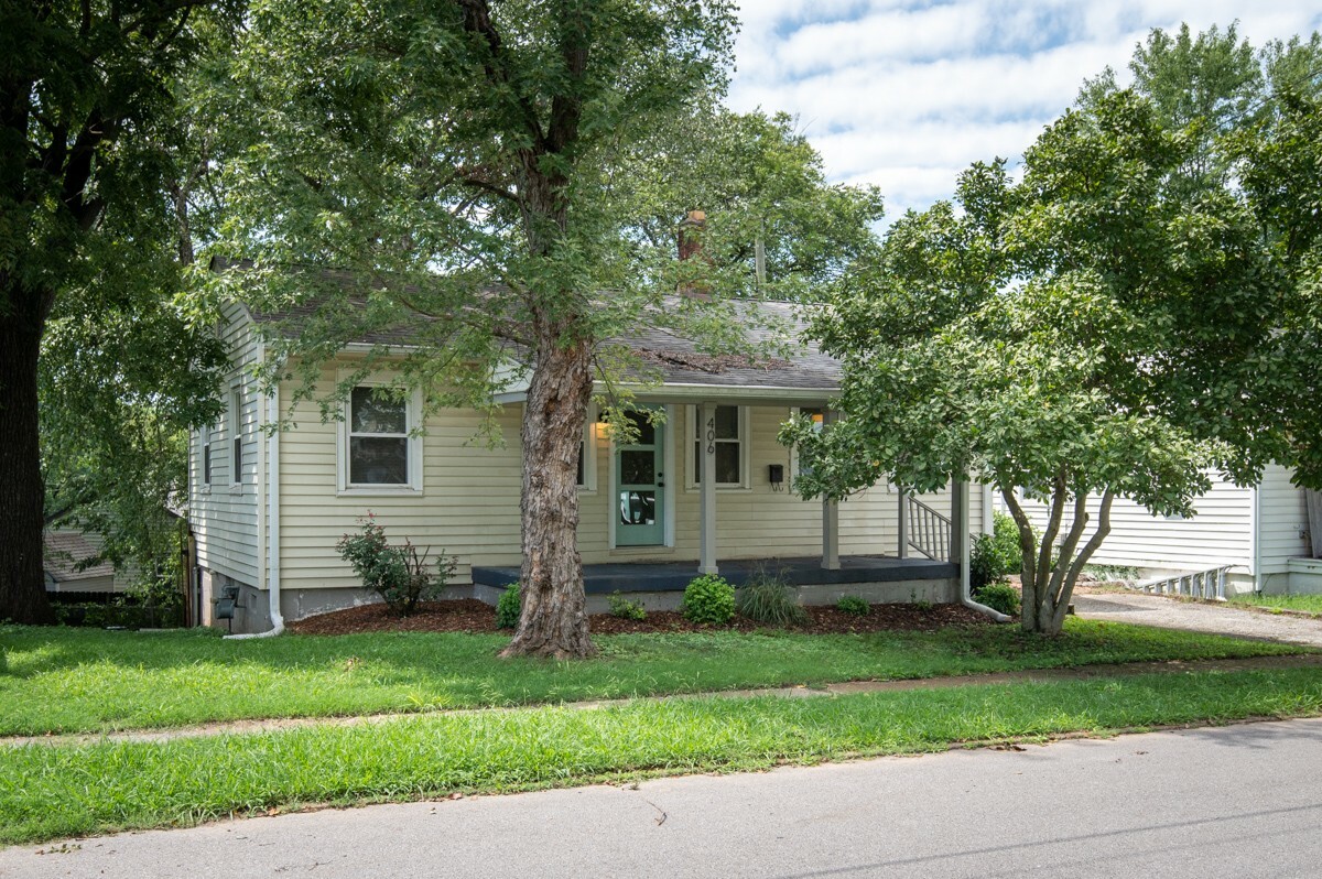Property Photo: 406 Hadley Ave TN 37138