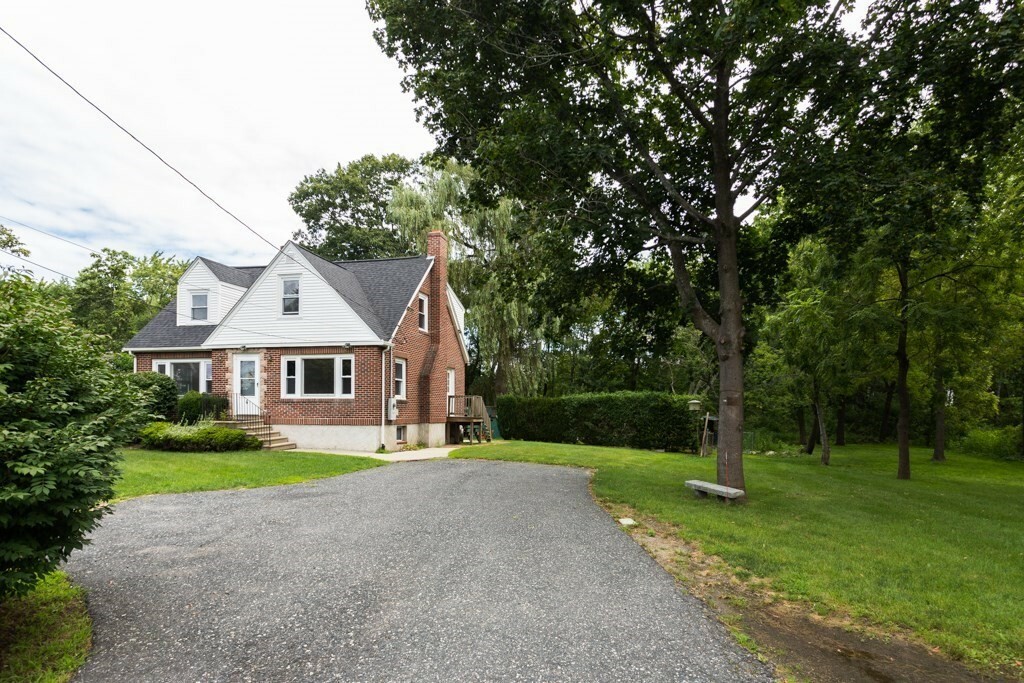 Property Photo:  6 Cabot  MA 01757 