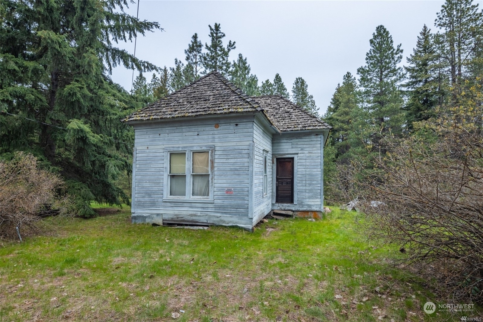 Property Photo:  712 Roslyn Place  WA 98922 