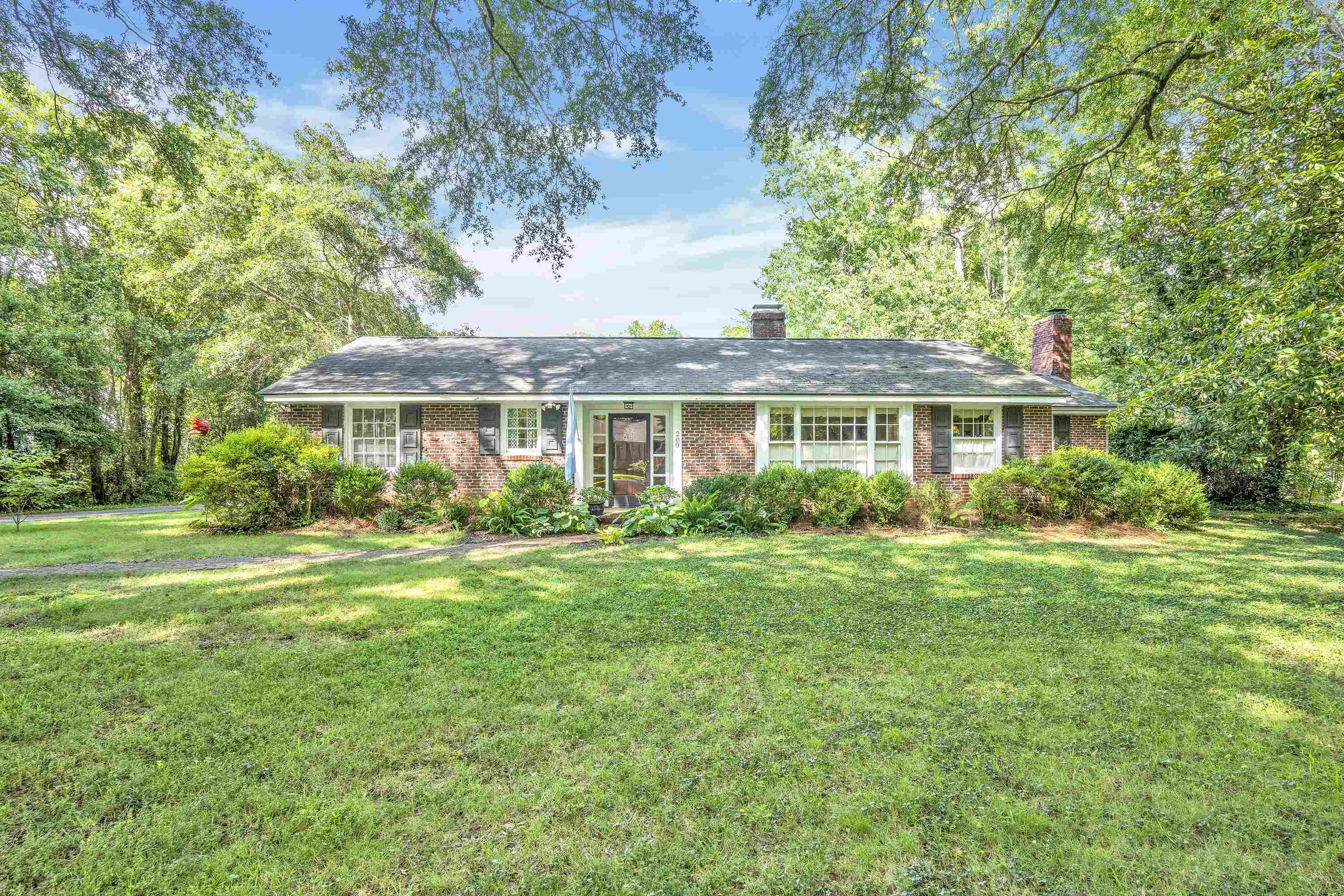 Property Photo: 200 Westminster Drive SC 29302