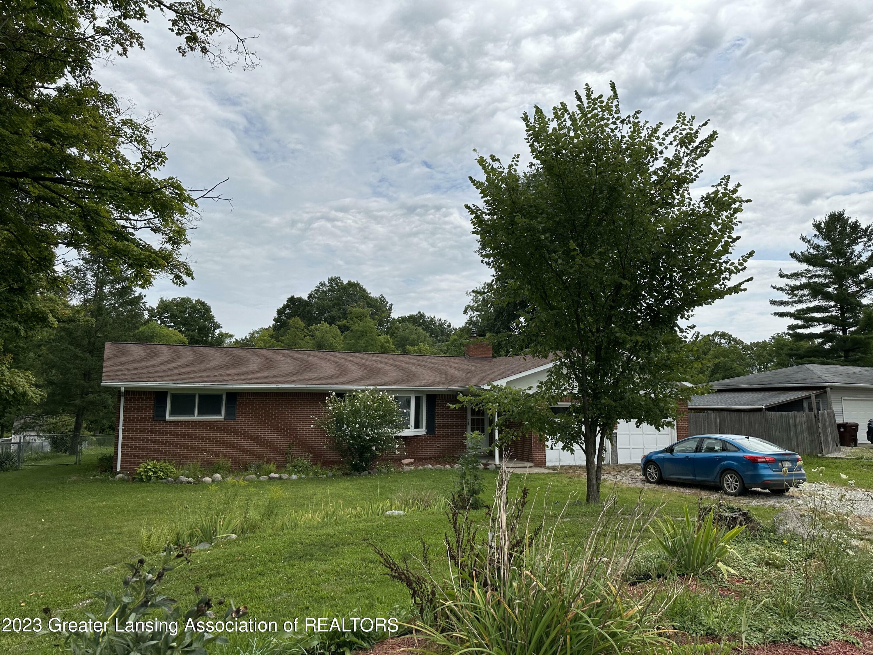 Property Photo: 5666 N Hartel Road MI 48876