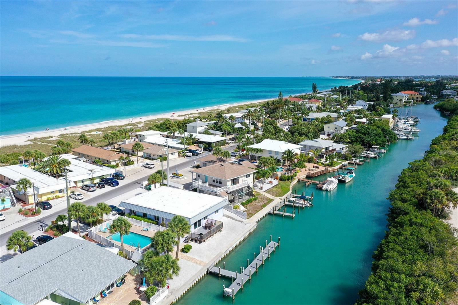 Property Photo:  105 Casey Key Road 34  FL 34275 