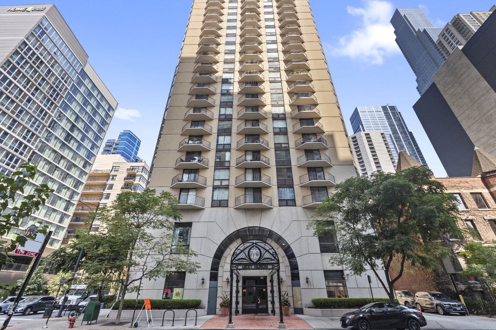 Property Photo: 70 W Huron Street 408 IL 60654