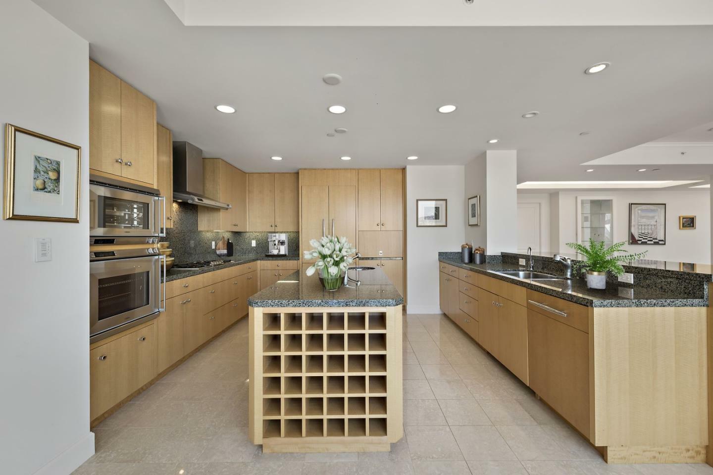 Property Photo:  765 Market Street Ph3a  CA 94103 