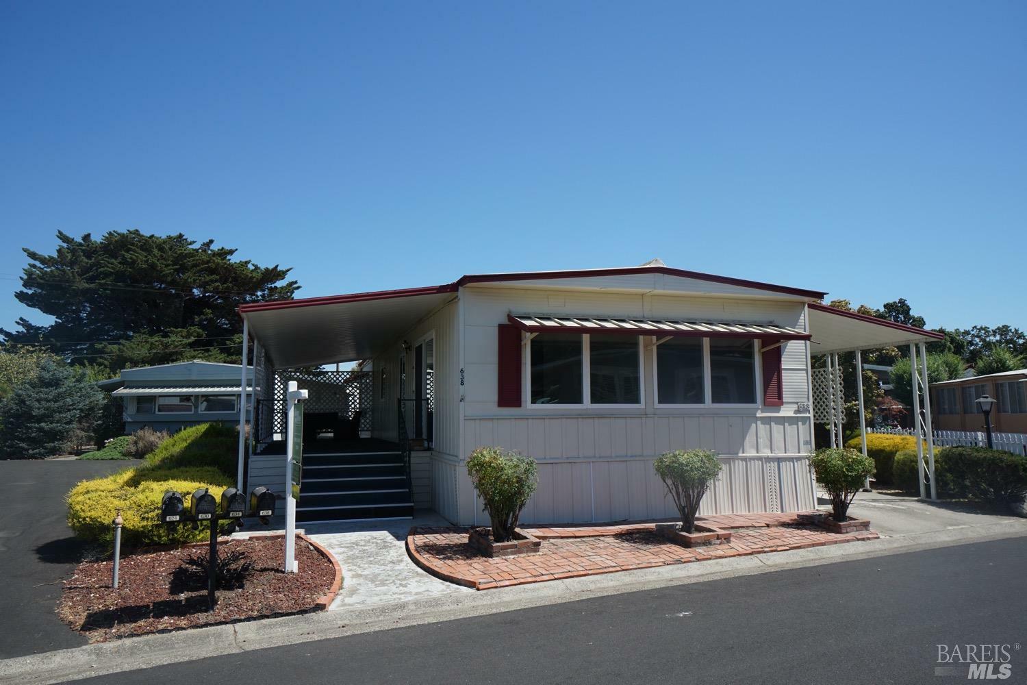 Property Photo:  638 Colonial Park Drive  CA 95403 