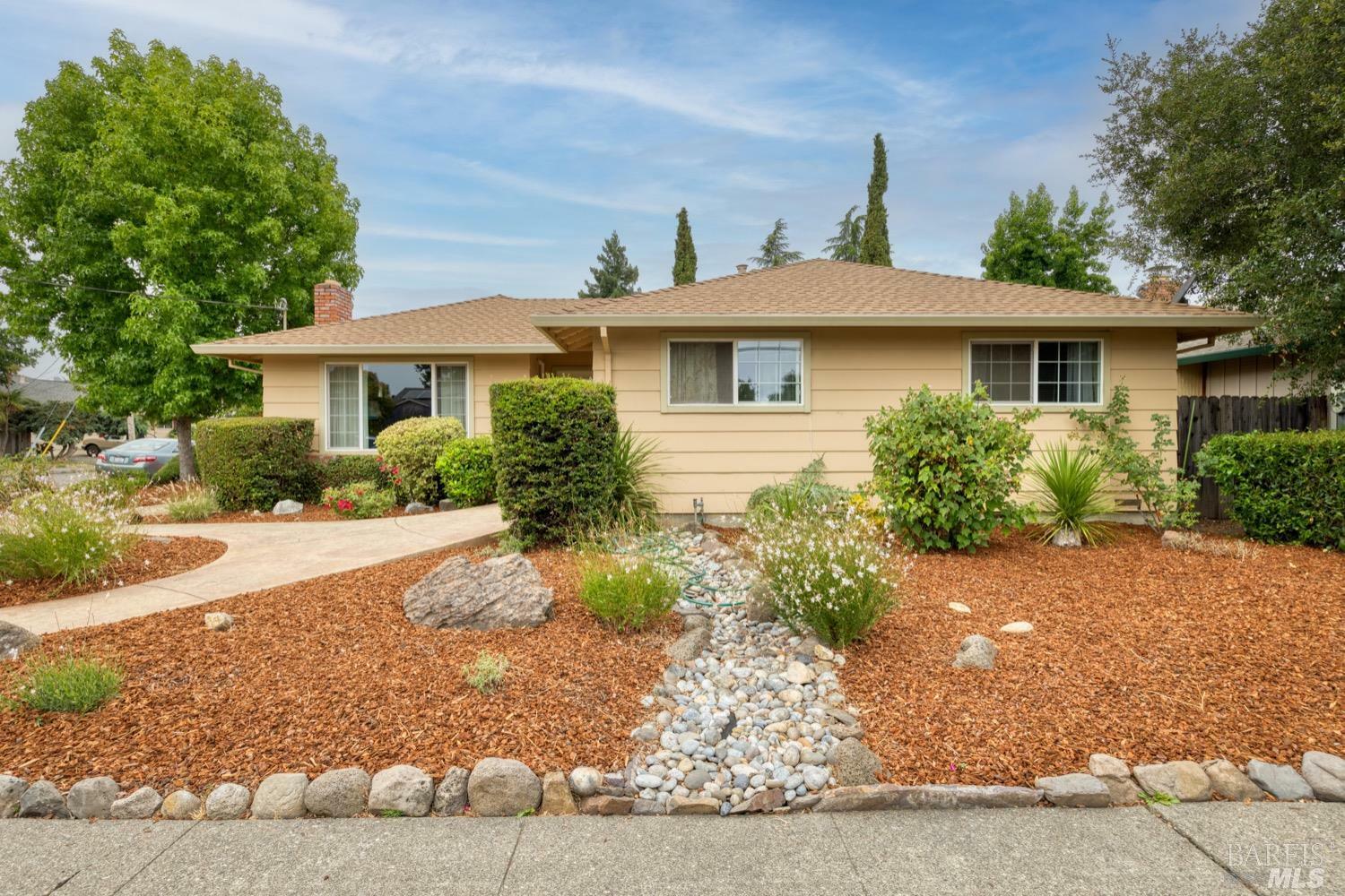 Property Photo:  1633 Woodward Drive  CA 95405 