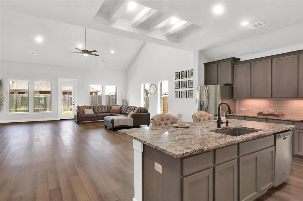 Property Photo: 2502 Ocean Key Drive TX 77568