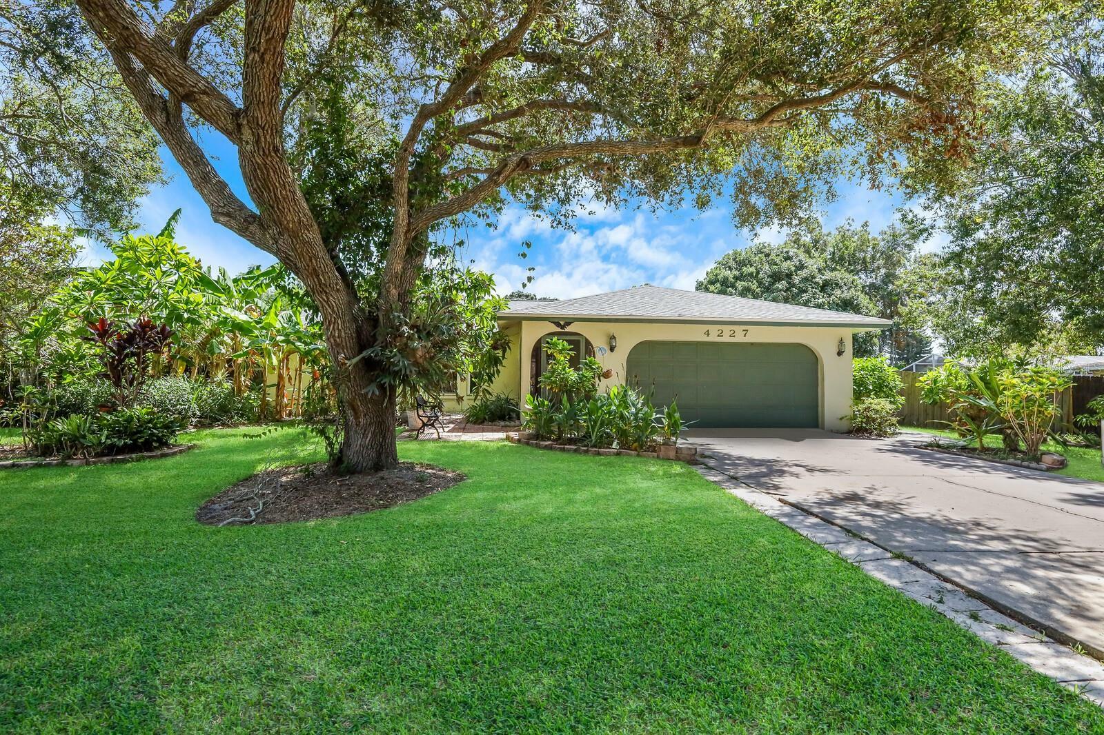 Property Photo:  4227 Pine Meadow Terrace  FL 34233 