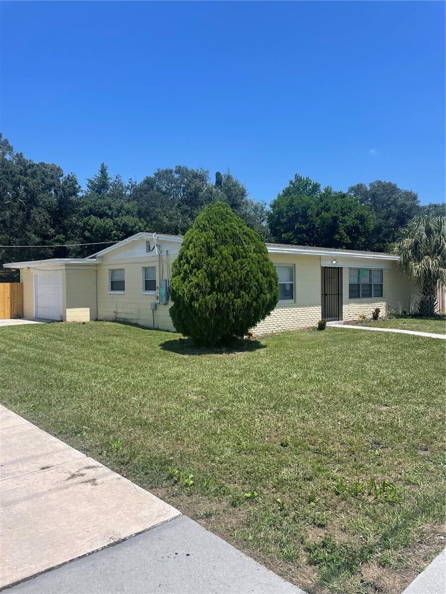 Property Photo:  2602 E Yukon Street  FL 33604 