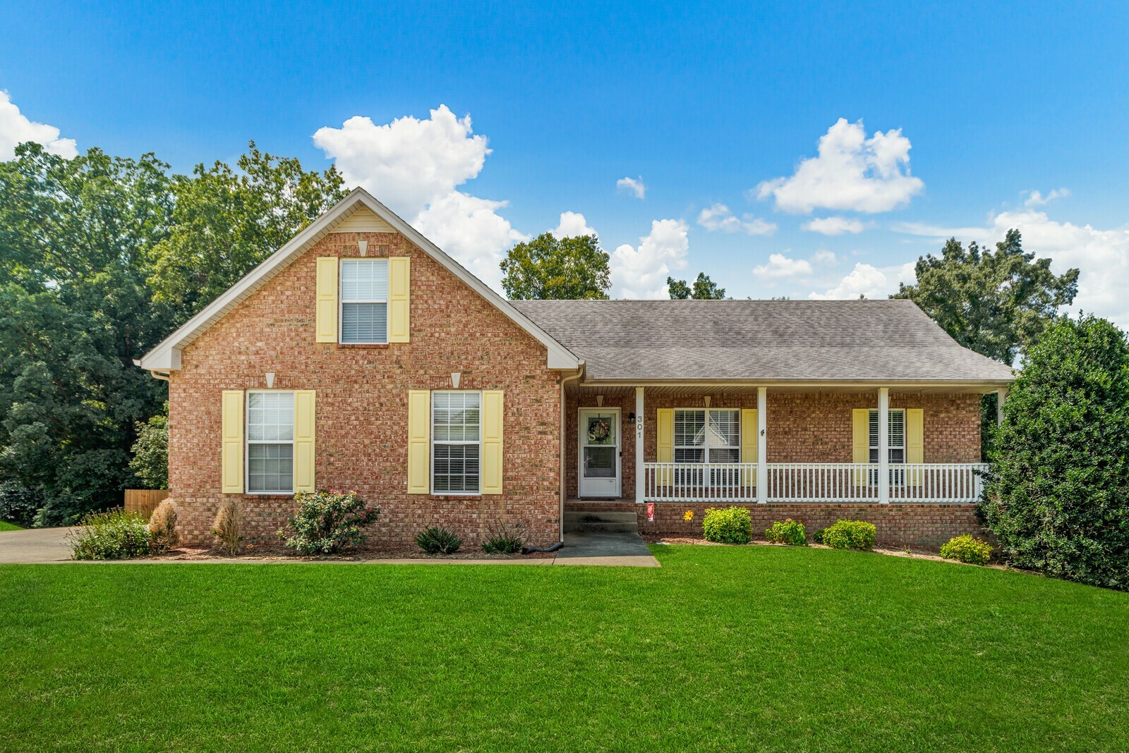 Property Photo: 301 Janet Dr TN 37146