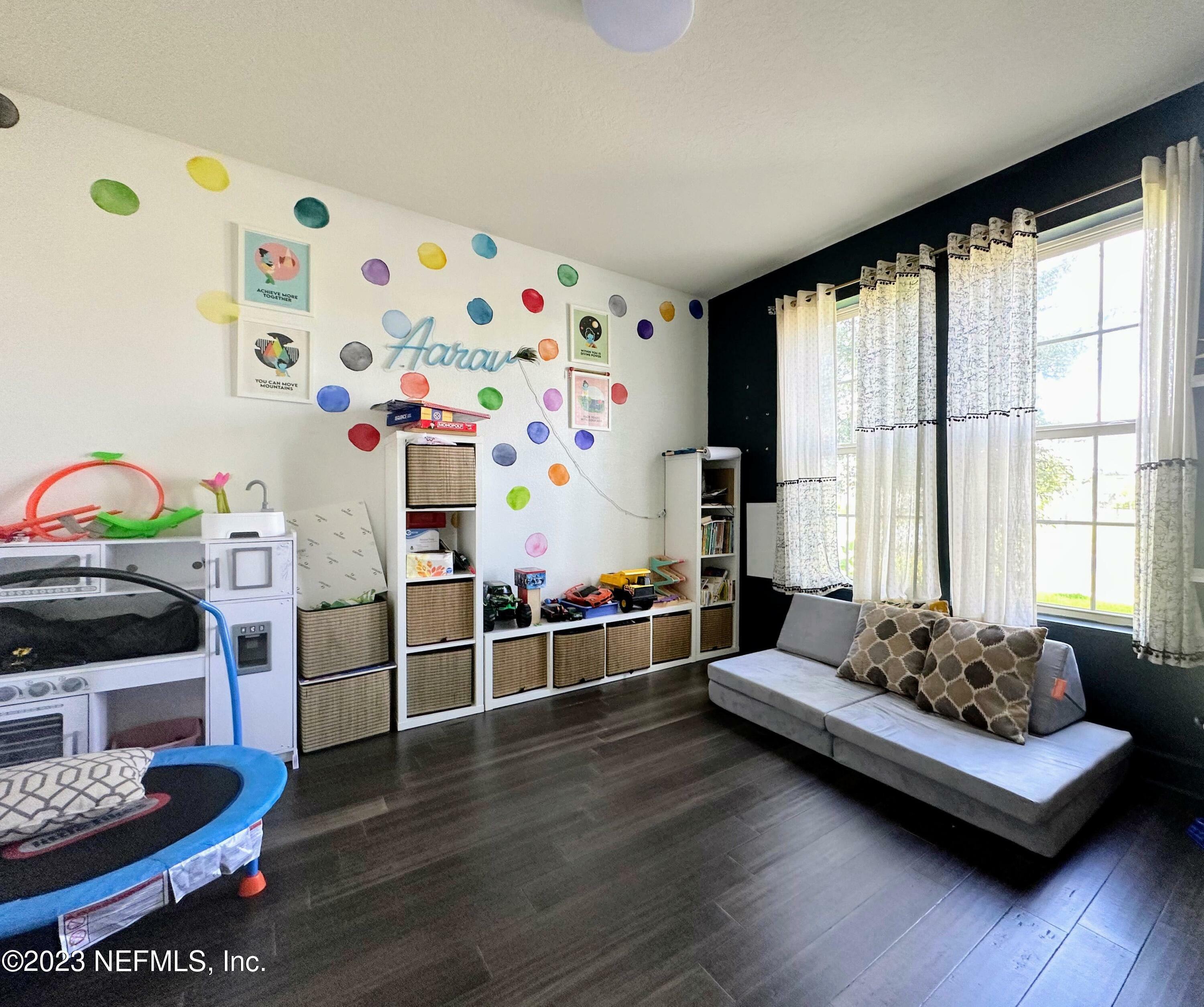 Property Photo: 122 Catesby Ln FL 32095