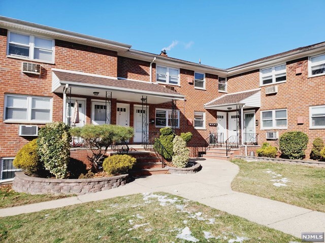 Property Photo:  300 East Homestead Avenue D4  NJ 07650 
